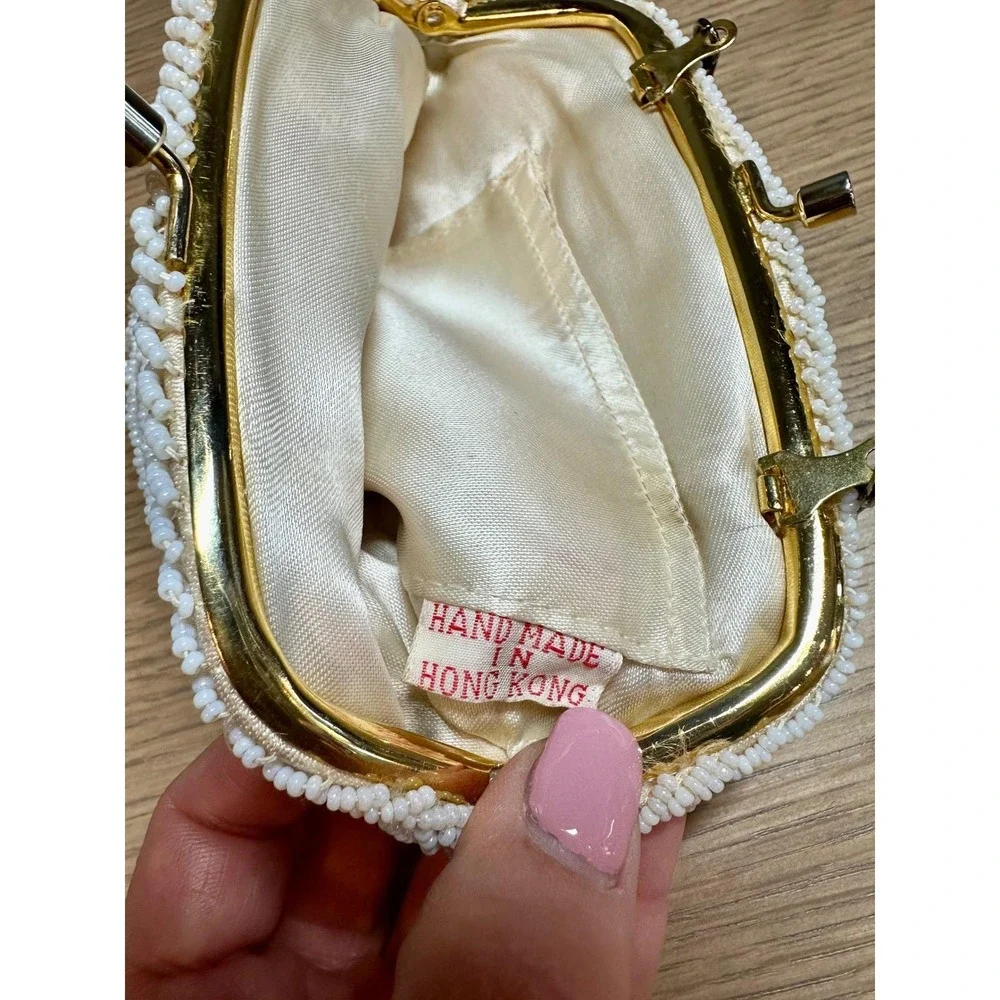 Vintage Handmade Hong Kong White Beaded Evening Purse Kiss Lock Clutch